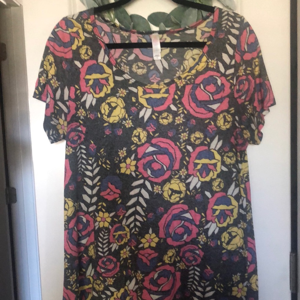 Floral shirt sleeve top